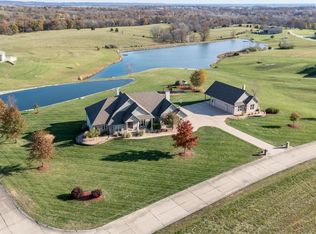 40 Red Ridge Dr, Winfield, MO 63389