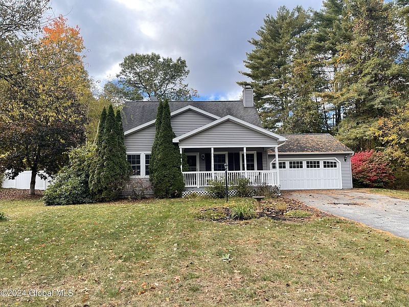 2nd image of 28 Tanglewood Drive