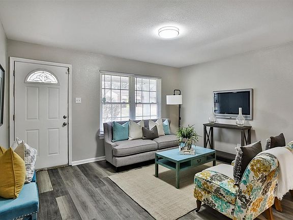 2nd image of 10217 Royal Dr