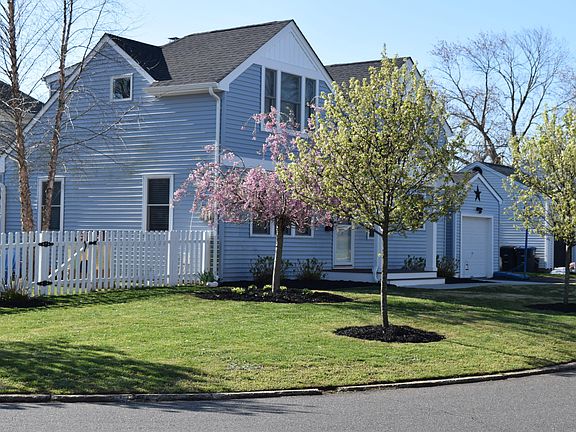 2nd image of 1325 Willow Dr