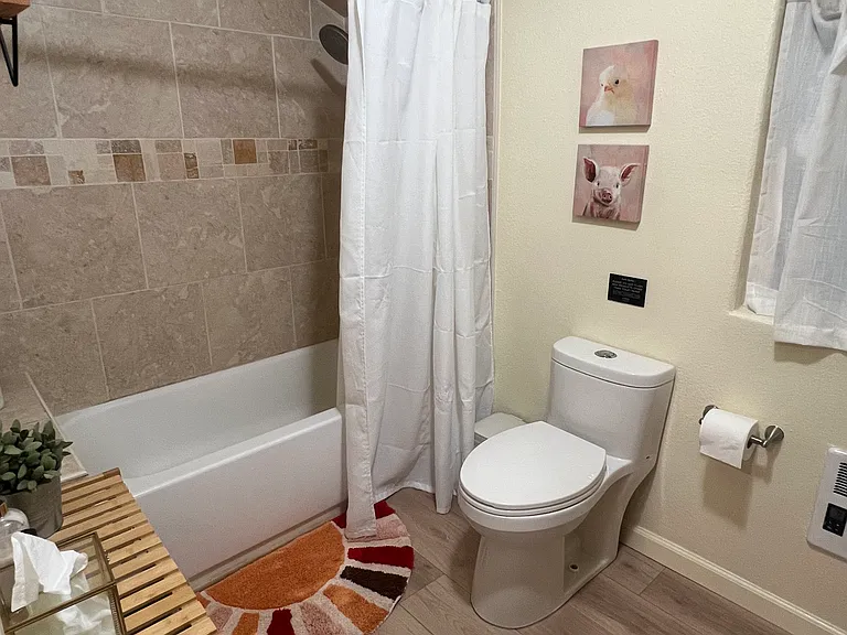 4046 Central Ln #2 — Photo 10