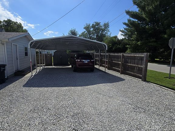 4th image of 1028 N 11th St