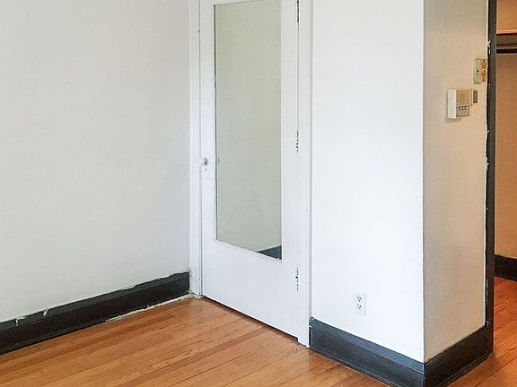 5th image of 4606 N Winchester Ave APT 1B