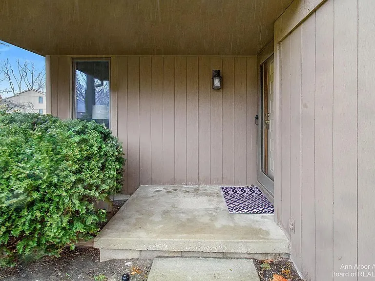 492 Park Pl — Photo 35