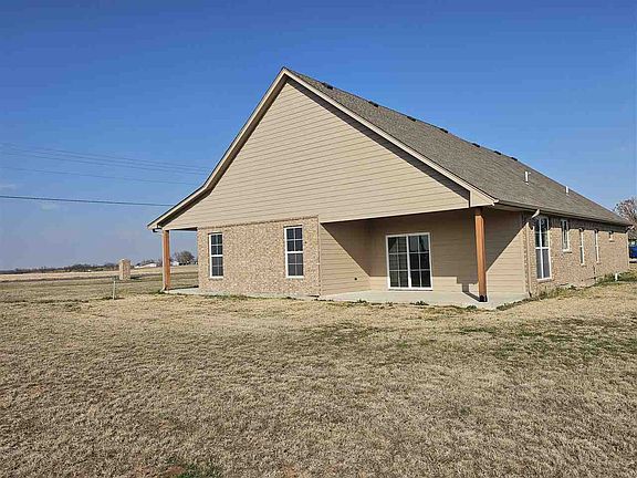 3rd image of 227 SW Burk Rd