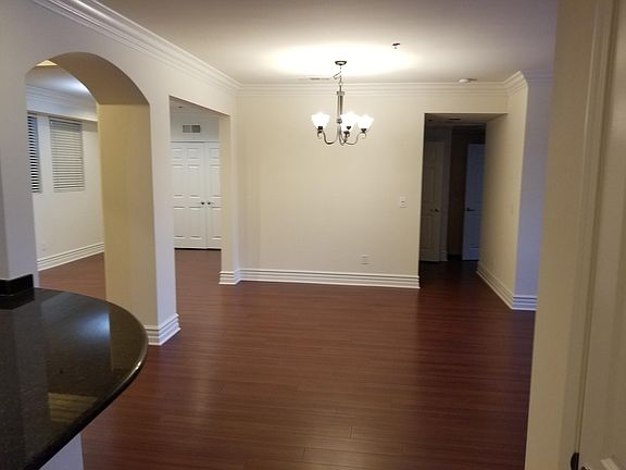2nd image of 12745 Moorpark St APT 305