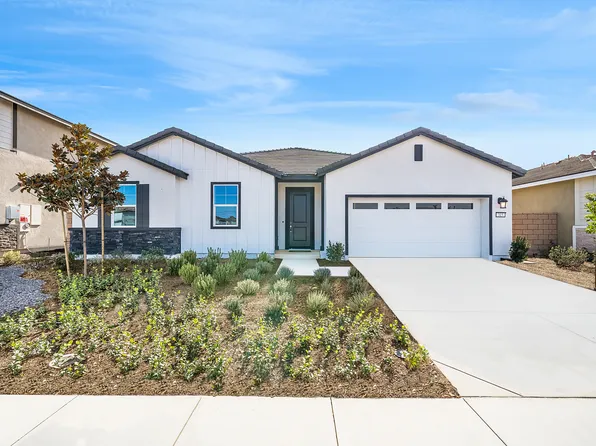 315 Grand Sky Ln, Perris, CA 92570