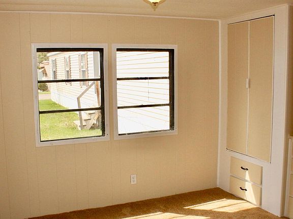 4th image of 57 Jenny Ln