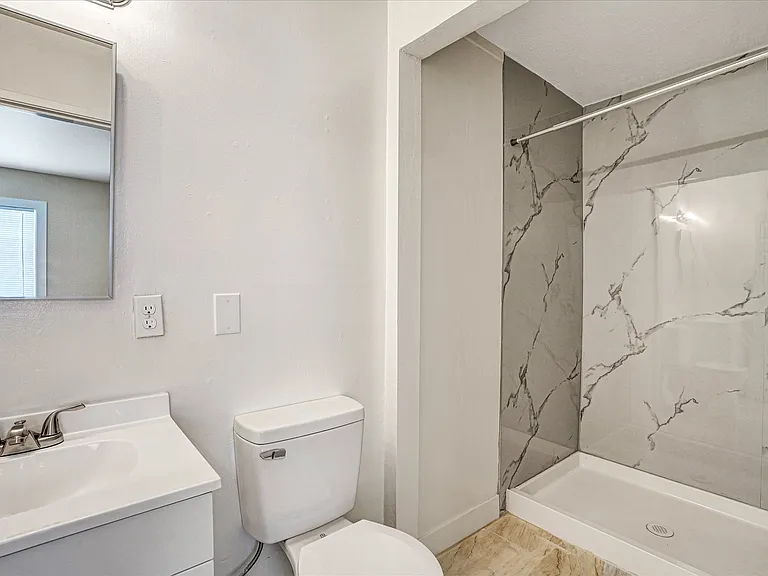 451 Wilshire Ave — Photo 10