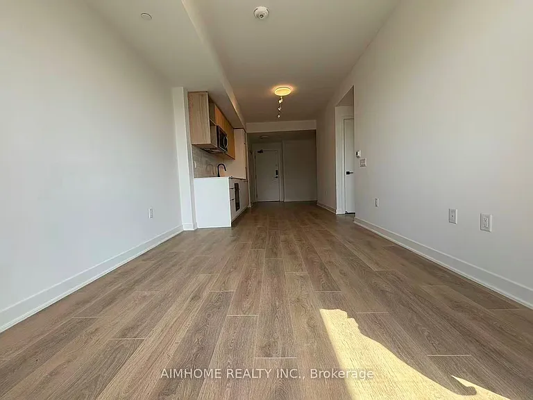 1185 Dupont St #510 — Photo 8