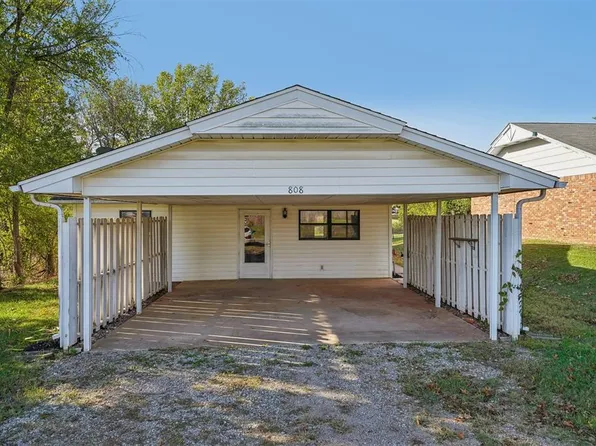 808 E Walnut St, Tecumseh, OK 74873