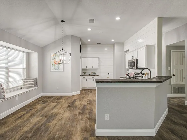 4852 Ambrosia Dr — Photo 6