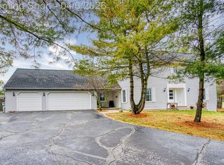 12921 Ann Lynn Dr, South Lyon, MI
