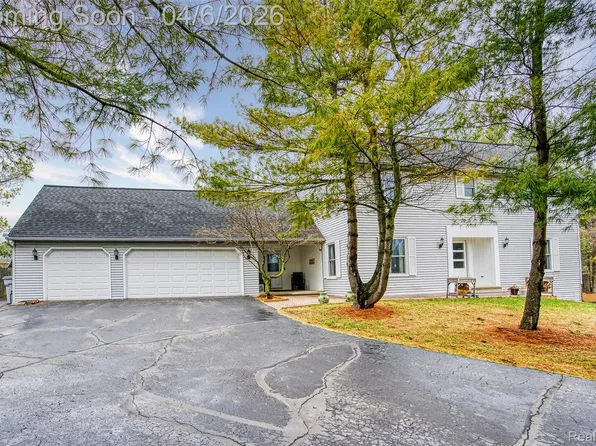 12921 Ann Lynn Dr, South Lyon, MI 48178