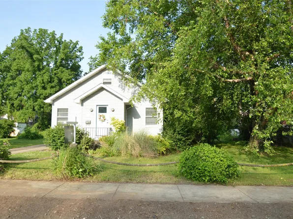 230 Beachgrove Dr, Erie, PA 16505