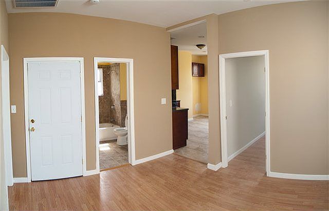 2nd image of 1119 23rd St