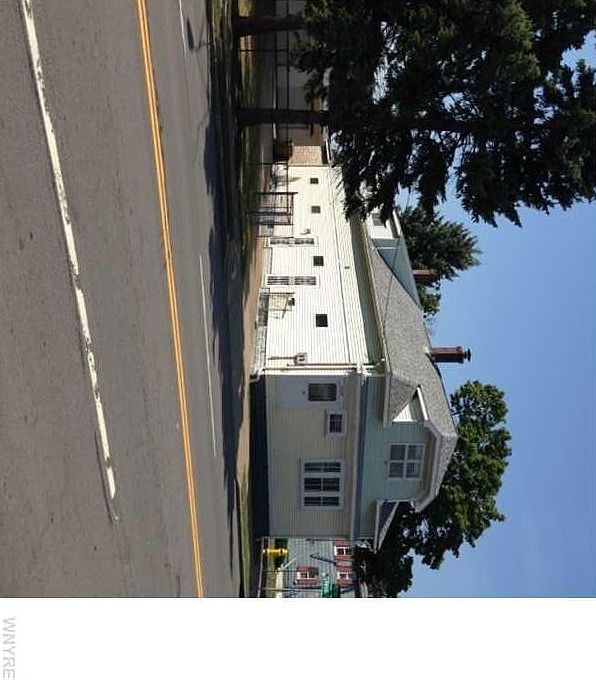 1st image of 2059 William St