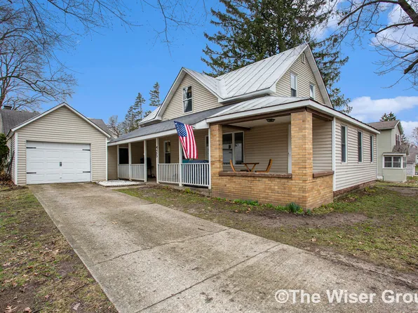425 Price St, Ionia, MI 48846