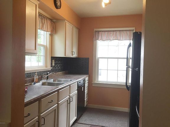 4th image of 22 Piper Ave