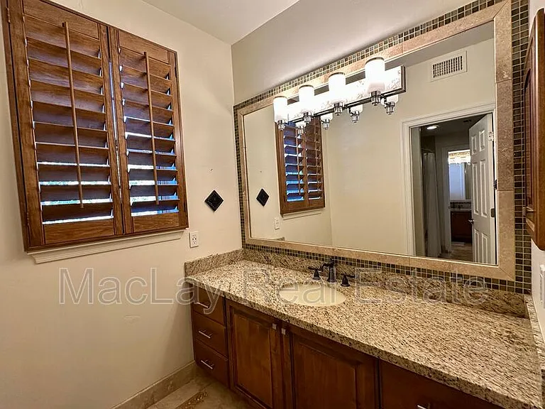 5711 W Linda Ln — Photo 22