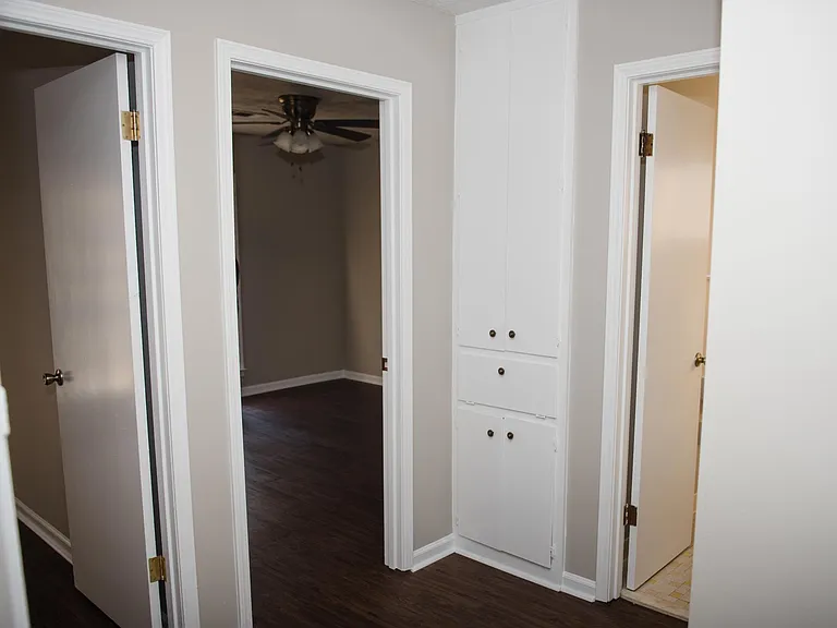 5809 Ainsworth Dr — Photo 6