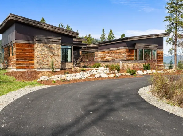 207 Lariat Ct, Sagle, ID 83860