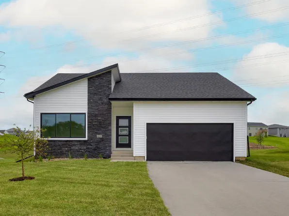 16520 Ironwood Ln, Urbandale, IA 50323