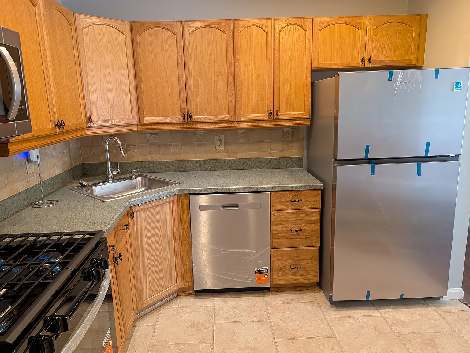 2 bed, 1100 sqft, $2,200 — Photo 4