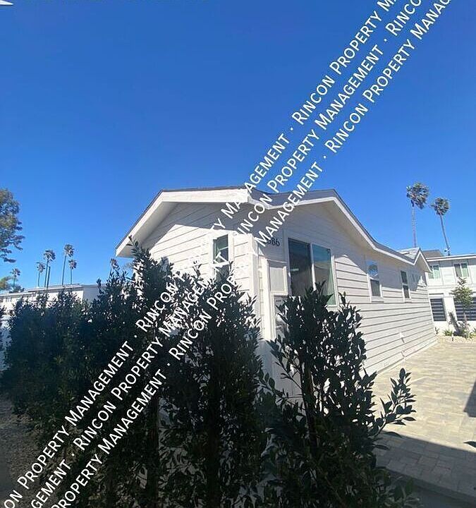 1st image of 2586 Seahorse Ave