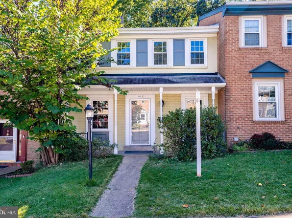 1421 Deerfield Ln, Woodbridge, VA 22191