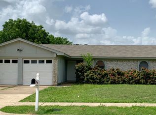 235 Countryside Dr, Arlington, TX 76014