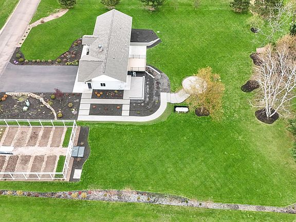 5th image of W6199 Fairway Dr