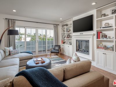 13308 Valleyheart Dr APT 403, Sherman Oaks, CA, 91423