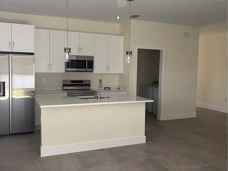 1299 Old Bridge Rd — Photo 3