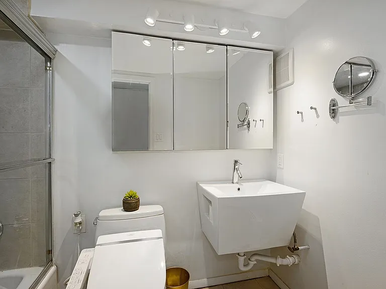212 9th St #4B — Photo 5