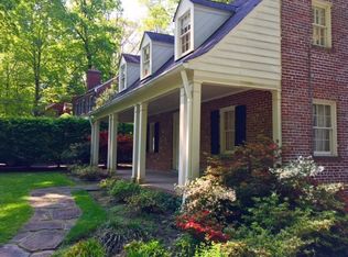 7832 Hampden Ln, Bethesda, MD 20814