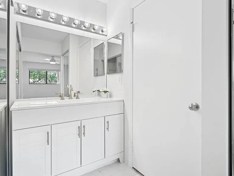 15450 Pembridge Ave E #192 — Photo 6