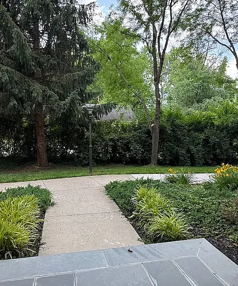 748 Moore Ave — Photo 30