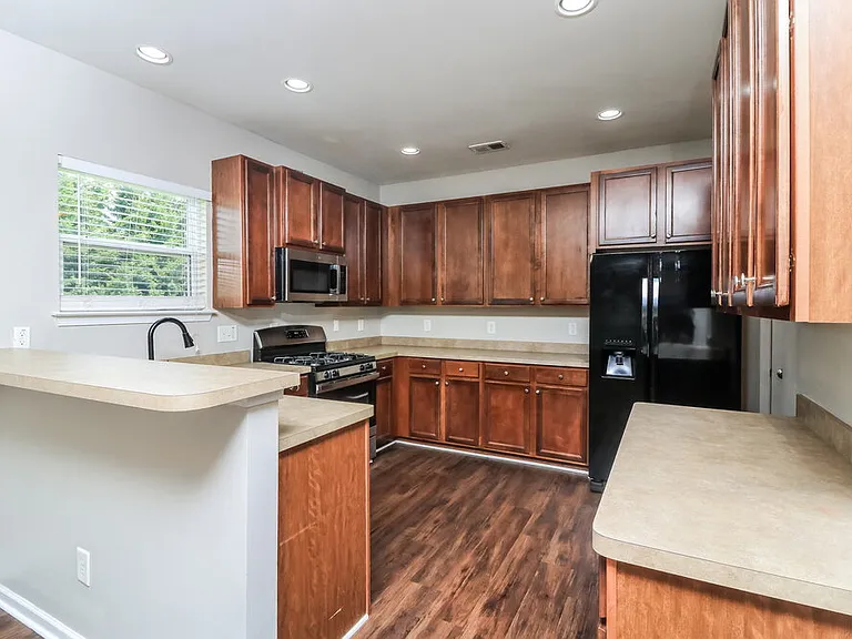 1647 Bradmere Ln — Photo 11
