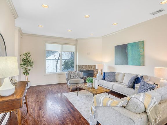 4th image of 809 Lippert Pl