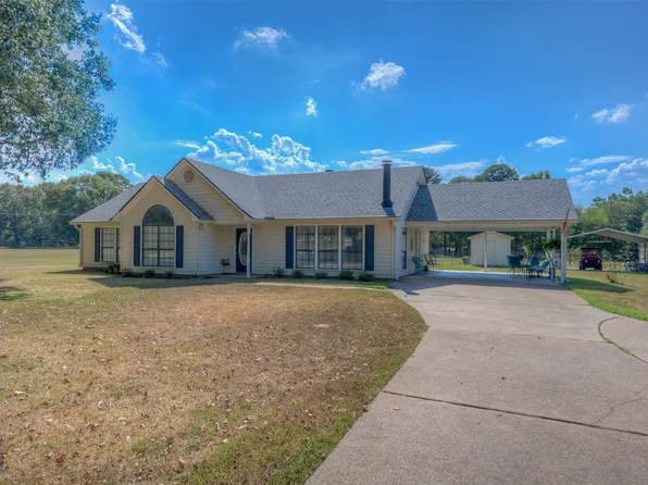 8835 Sebastian Rd, Keithville, LA 71047