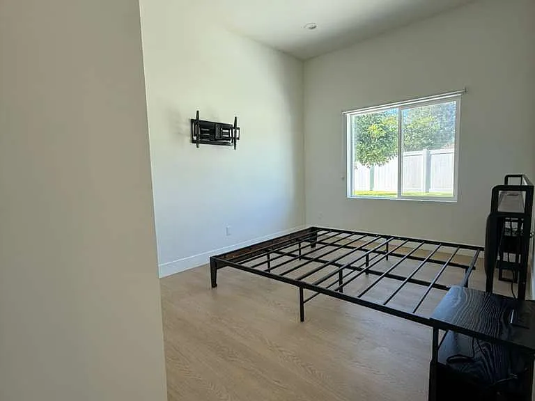 5732 Winnetka Ave — Photo 12