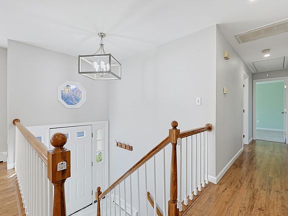 3rd image of 258 Dunbar St