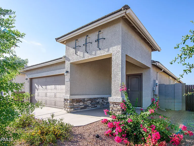 35445 W San Alvarez Ave — Photo 2
