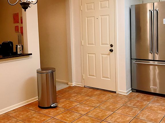 Eat-In Kitchen 13x12