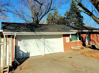 5320 Pioneers Blvd, Lincoln, NE 68506