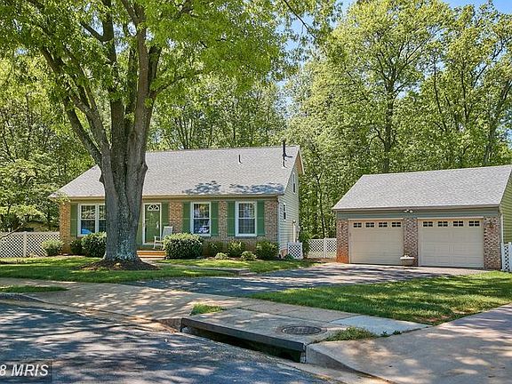 Large Detached 2-Car Garage
