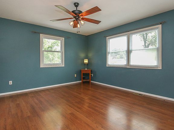 4th image of 817 Walnut Park Dr