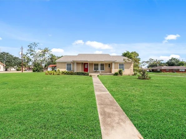 810 Main St, Hempstead, TX 77445