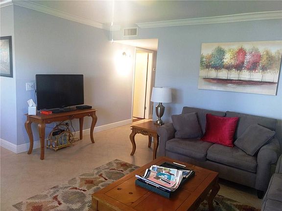 3rd image of 17 Vista Gardens Trl